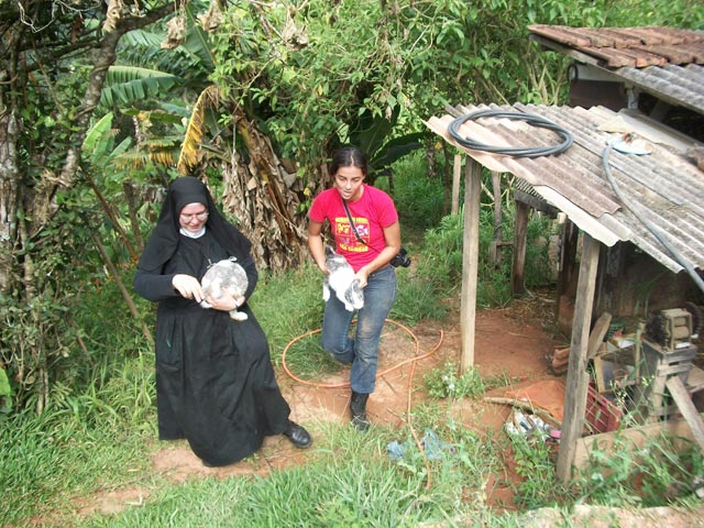 one of the volunteers from Rio helping out